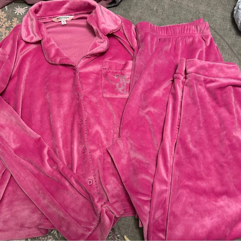 Juicy Couture Fuchsia Velour Lounge Set